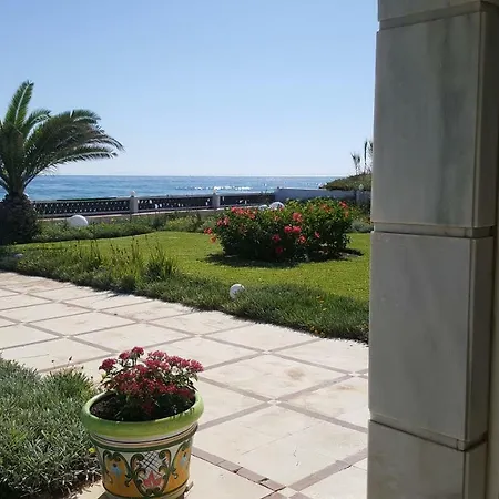 Front Line Beach Villa *